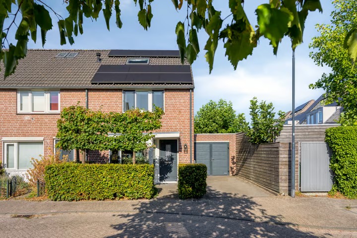 Hoekwoning Meidoorn 2 in Prinsenbeek