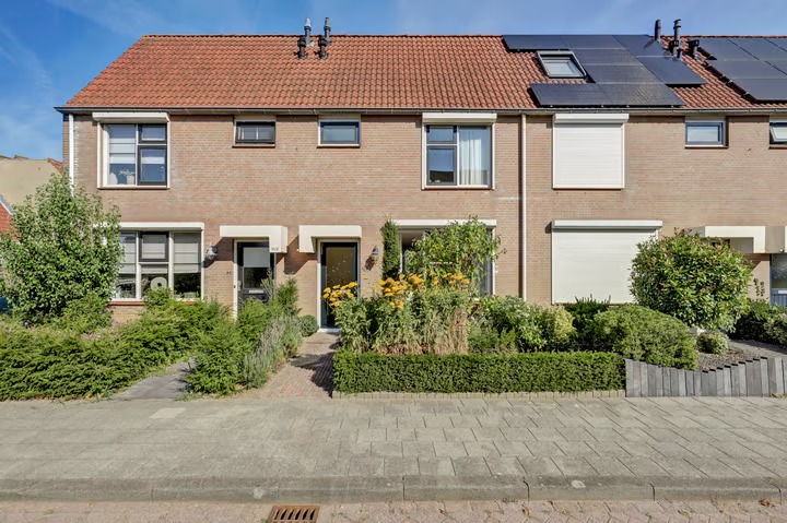 Tussenwoning Dahliastraat 60 in Nieuwendijk