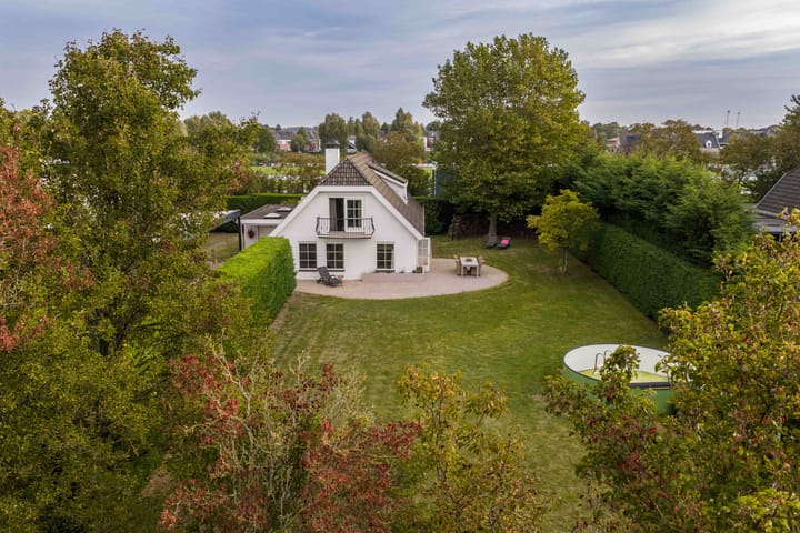 Landhuis, vrijstaande woning (bedrijfs- of dienstwoning) Nijverheidsweg 15 in Bruinisse