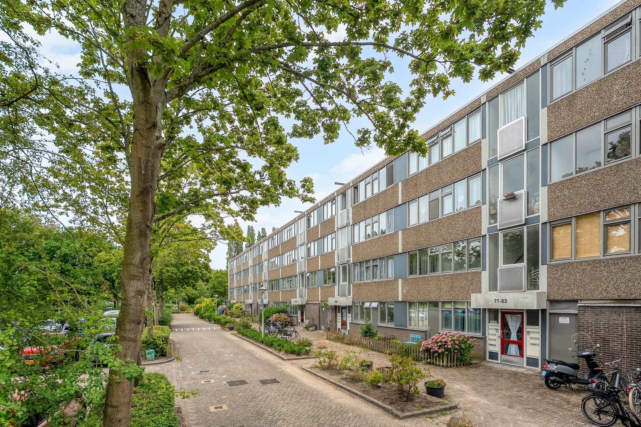 Portiekflat Fokkezeil 69 in Amsterdam