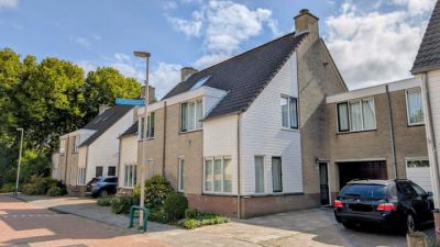 Herenhuis, geschakelde 2-onder-1-kapwoning Jan Roelandsestraat 30 in Leiderdorp