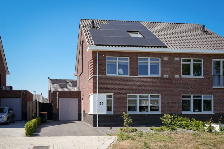 2-onder-1-kapwoning Populierenlaan 29 in Velddriel