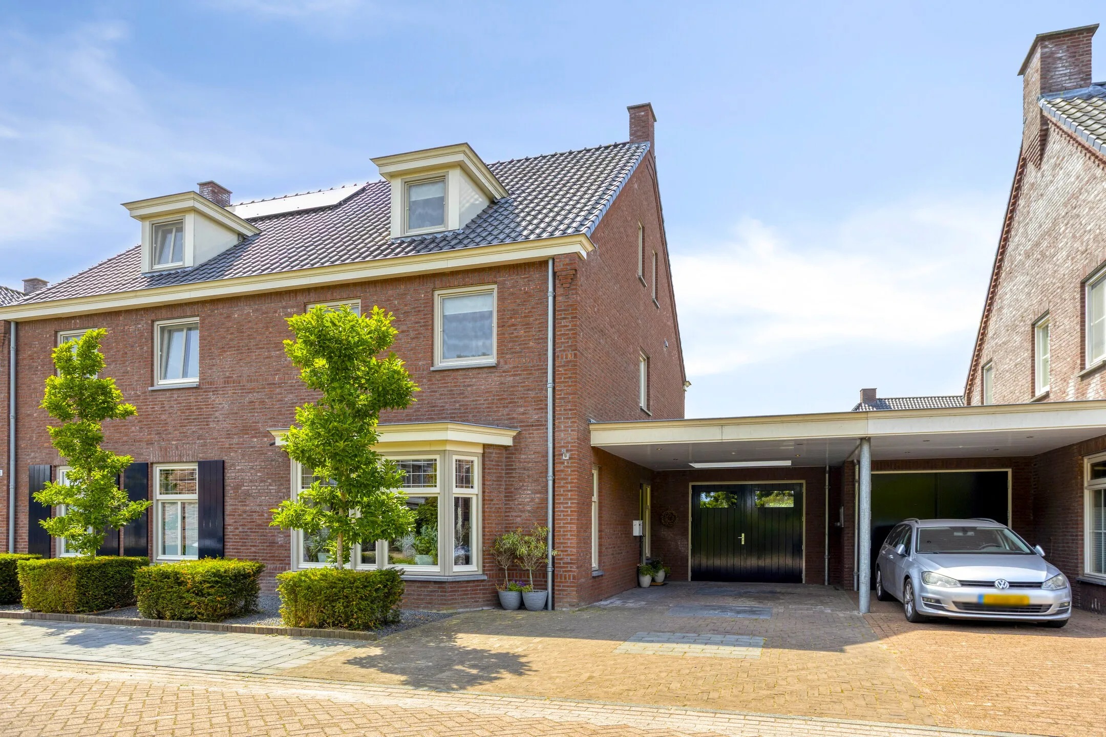 Geschakelde 2-onder-1-kapwoning Pater Thijssenstraat 47 in Veghel