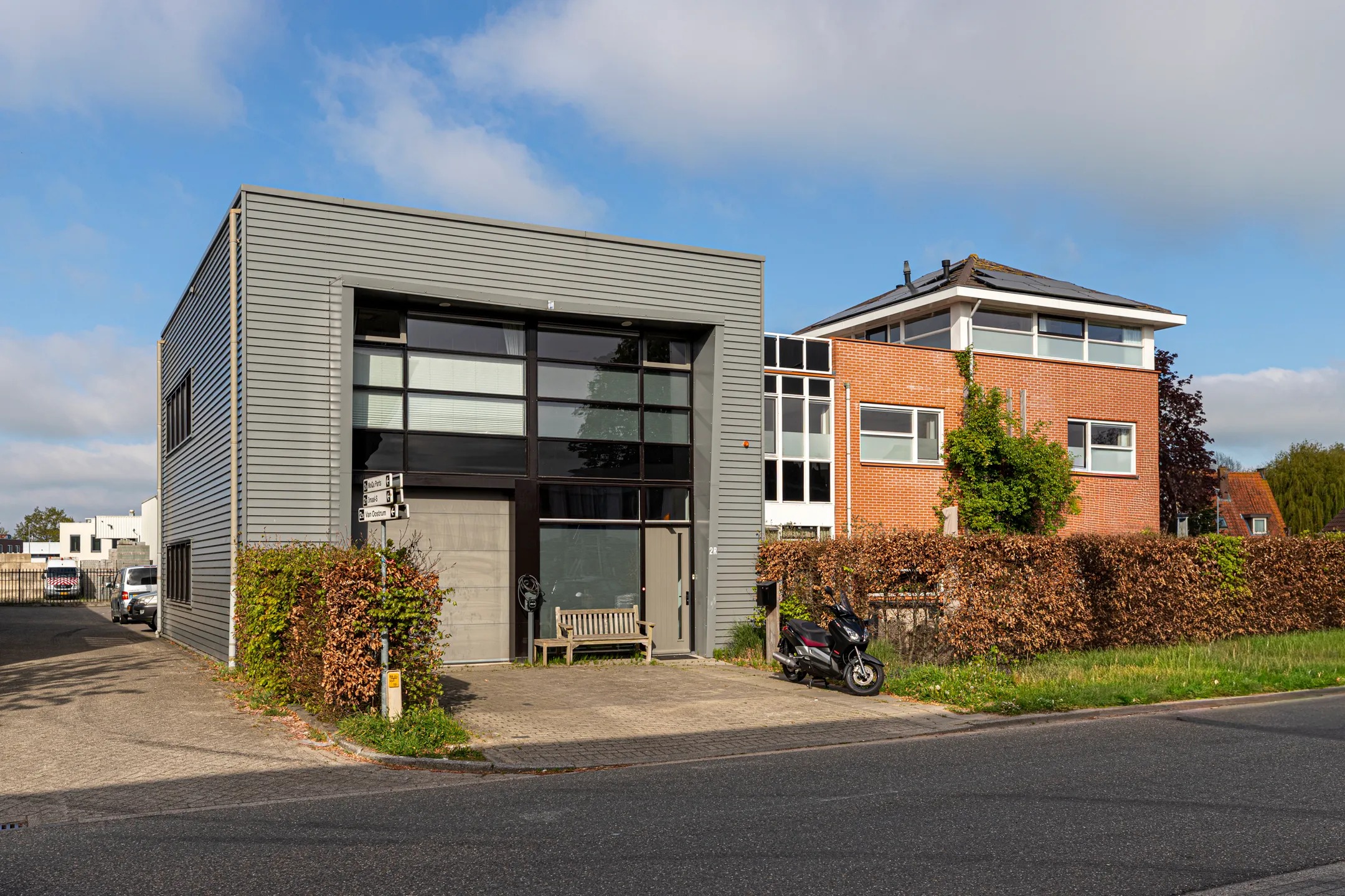 Halfvrijstaande woning (bedrijfs- of dienstwoning) Barwoutswaarder 17 A in Woerden