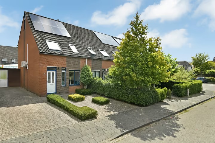 Hoekwoning Ganzewei 18 in Elst