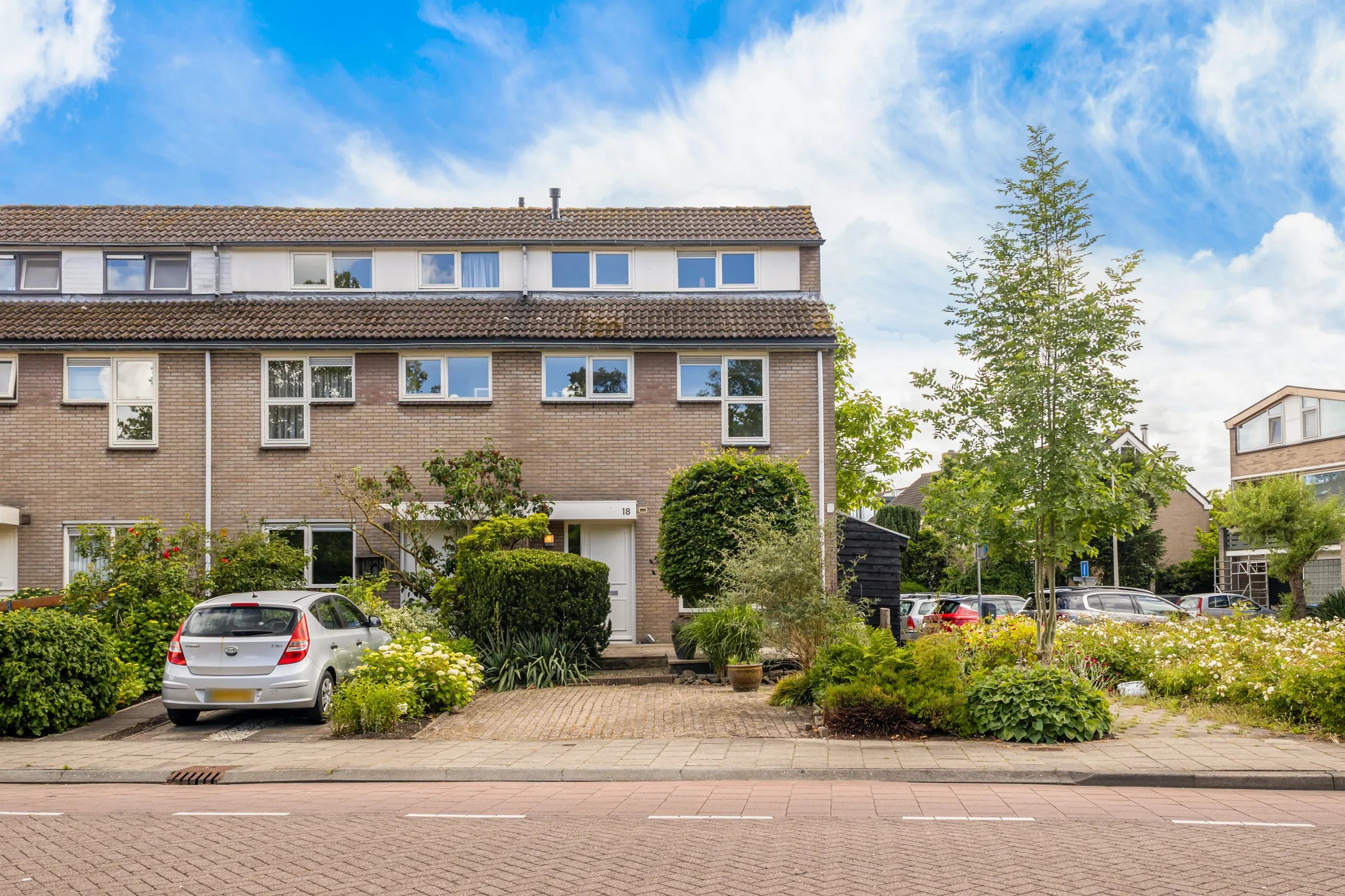 Hoekwoning Estafetteweg 18 in Gouda