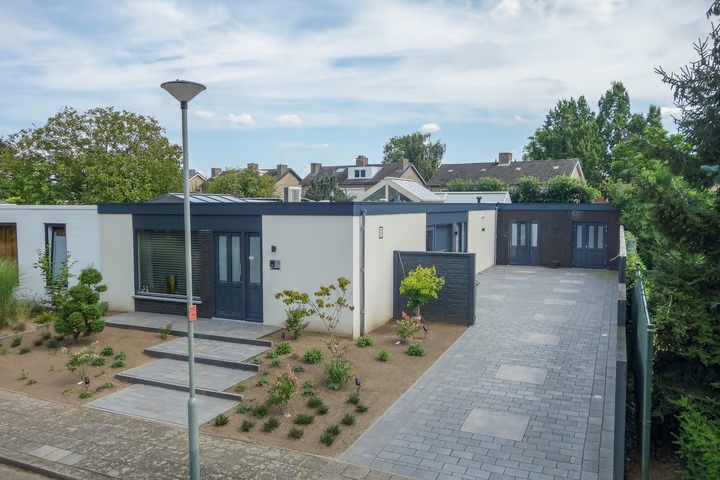 Bungalow, halfvrijstaande woning Elisabethstraat 13 Linne