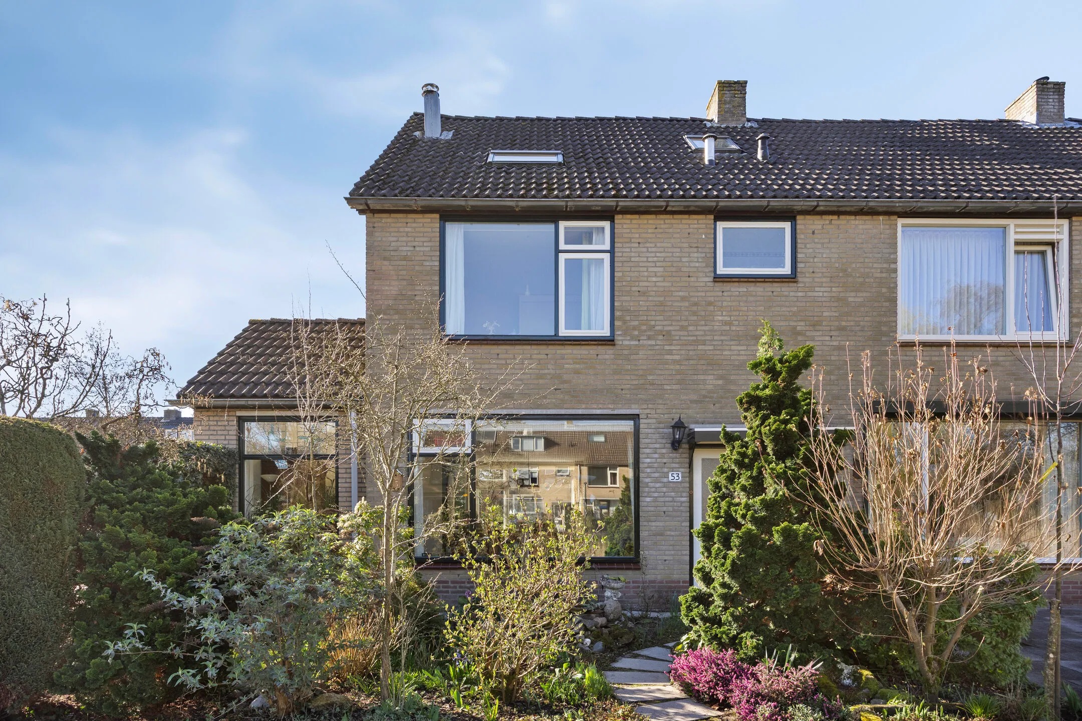 Hoekwoning Hoornbloem 53 in Apeldoorn