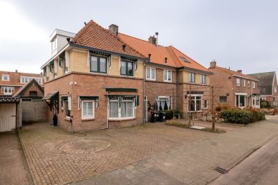 Hoekwoning Marialaan 62 in Zwanenburg