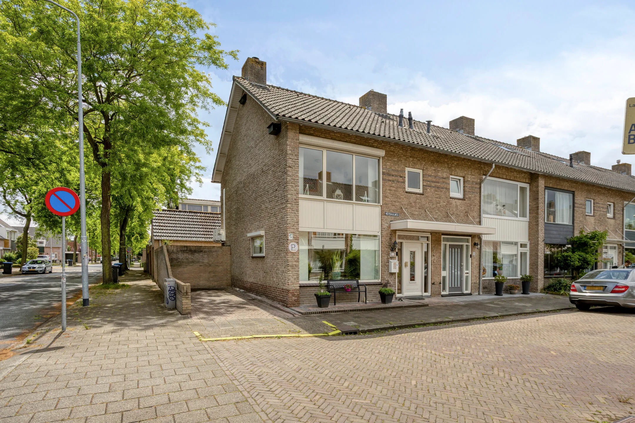 Hoekwoning Heydaalweg 1 in Eindhoven