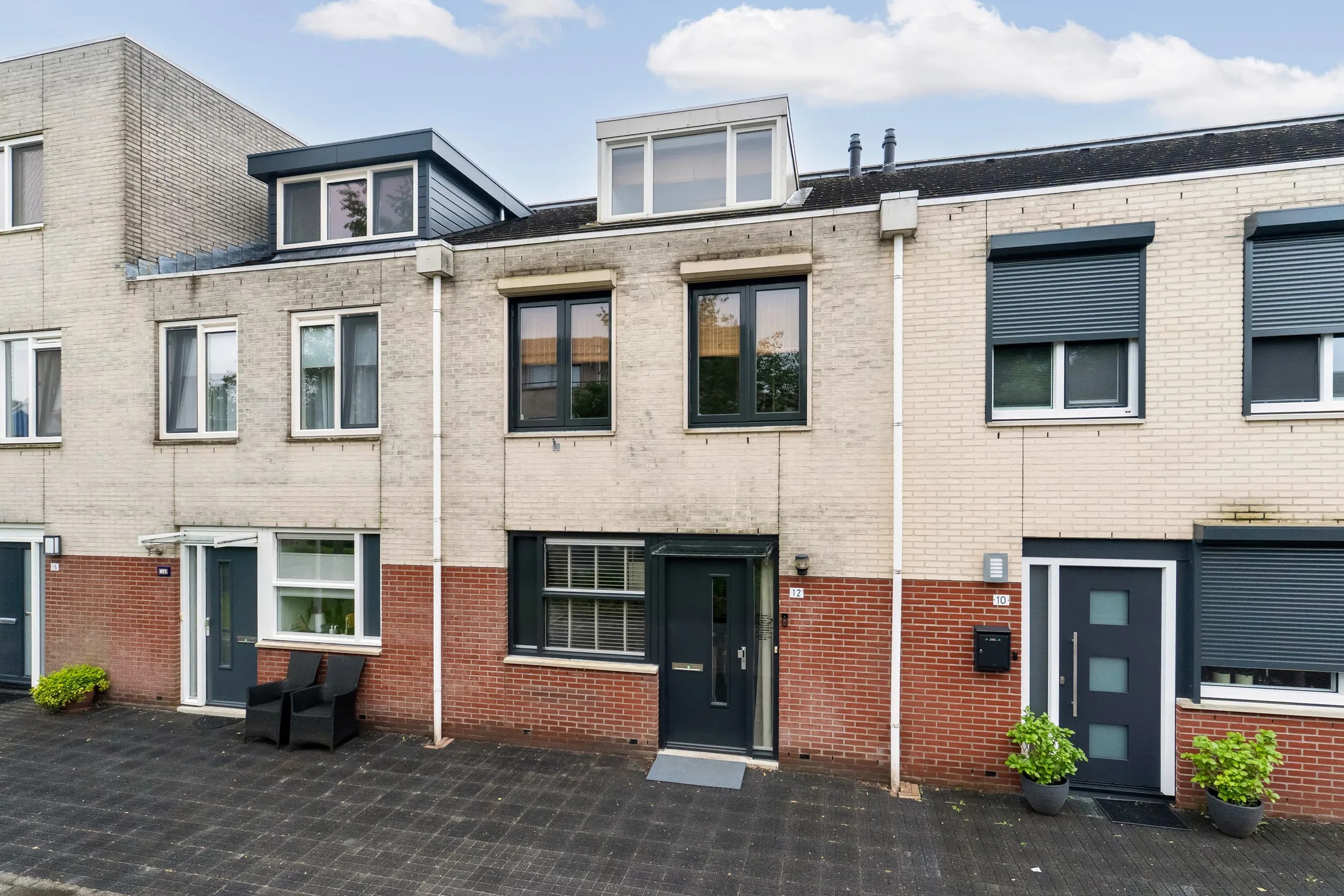 Tussenwoning (hofjeswoning) Multatulihof 12 Arnhem