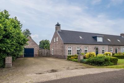 Eengezinswoning, 2-onder-1-kapwoning de Kluis 10 in Heeze