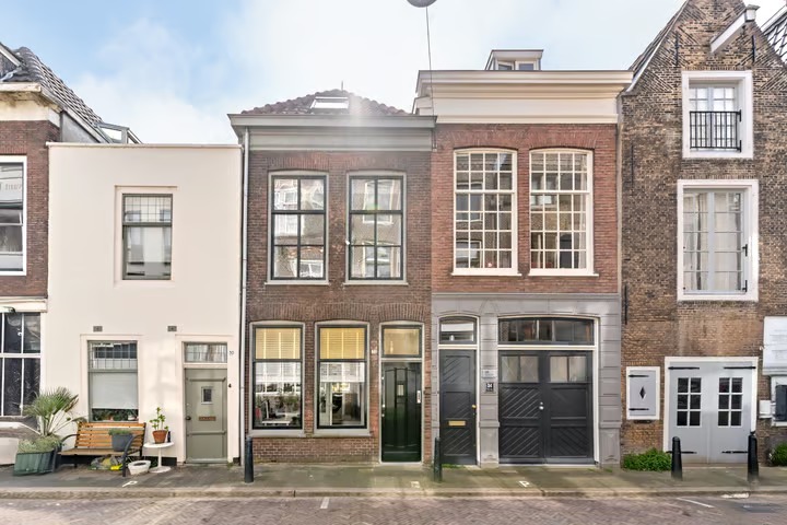 Tussenwoning Hoge Nieuwstraat 32 in Dordrecht