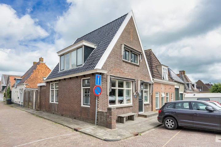 Vrijstaande woning Kaatsplein 1 in Arum