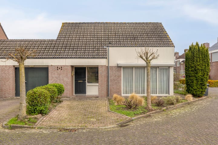 Eengezinswoning, hoekwoning Onze Lieve Vrouweschutsstraat 8 in Vlijmen