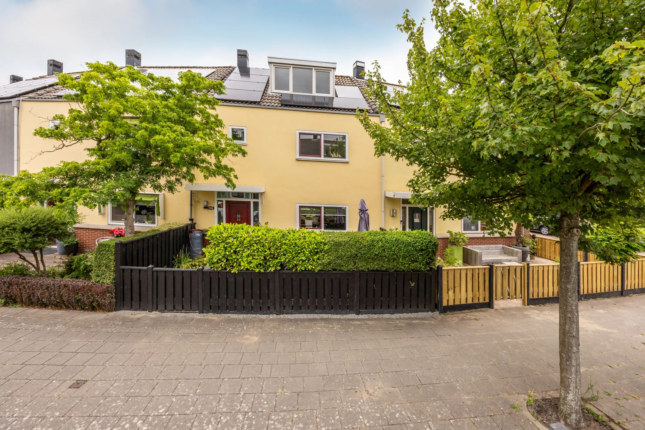 Tussenwoning Floraronde 157 in Velserbroek