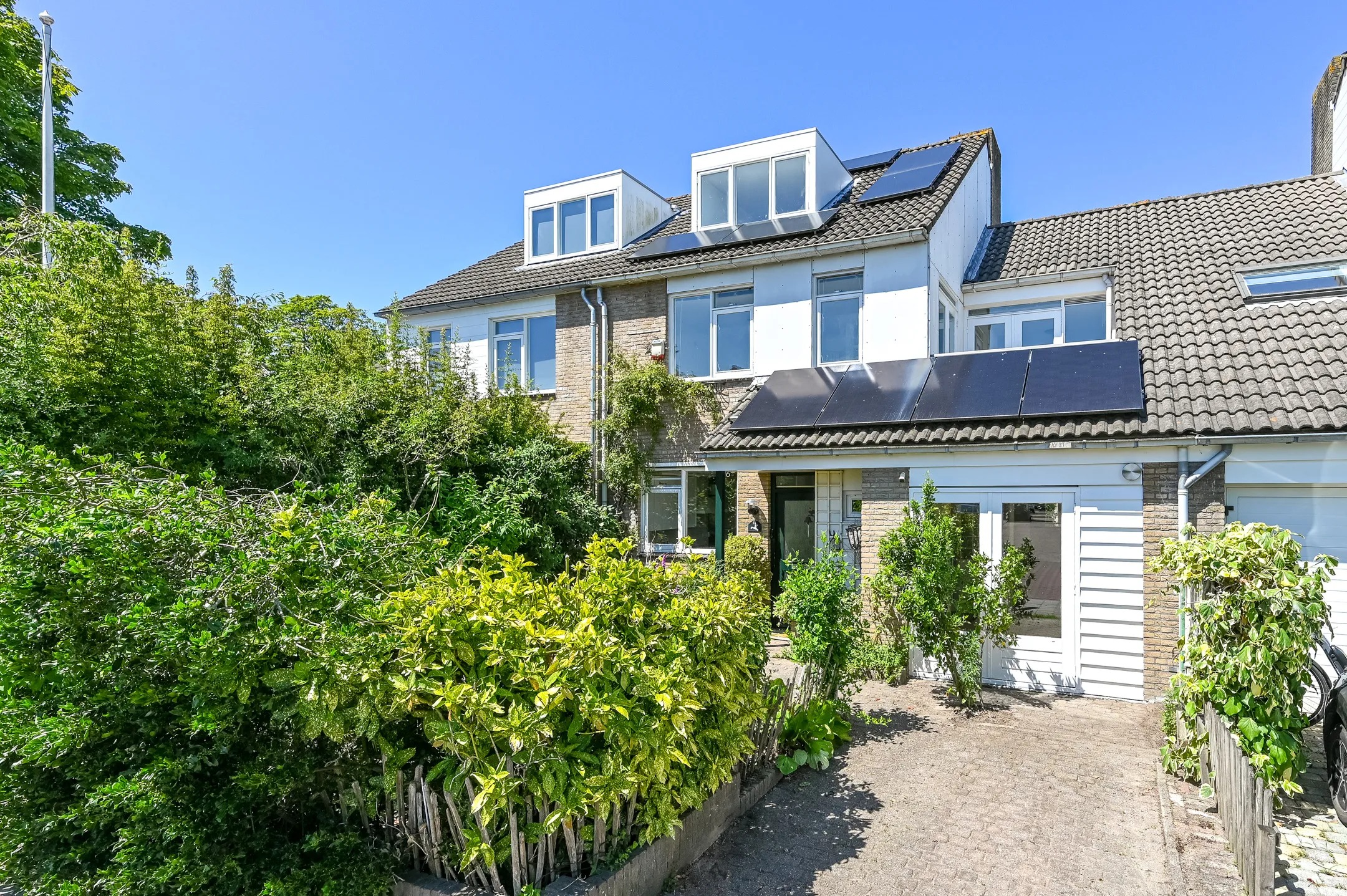Tussenwoning Nicolaas Beetslaan 11 in Driehuis NH