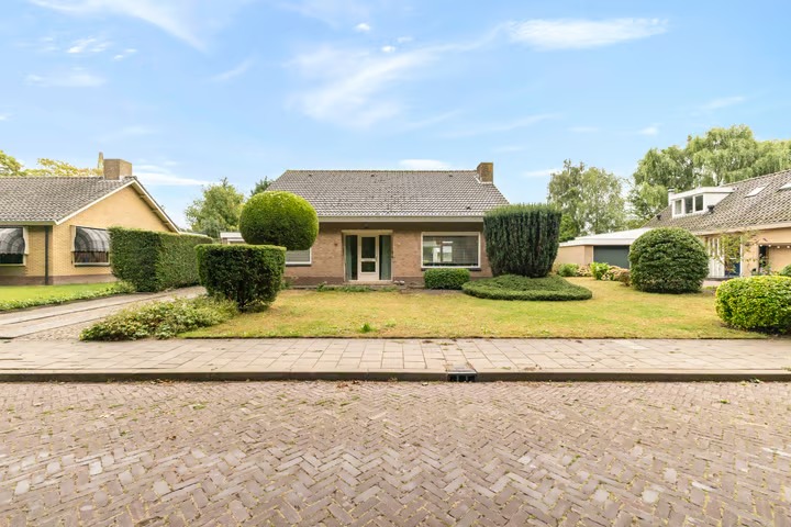 Vrijstaande woning (semi-bungalow) Helfrichlaan 11 in Wieringerwerf