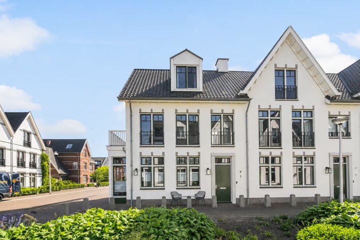 Hoekwoning Hinderdampad 1 in Weesp