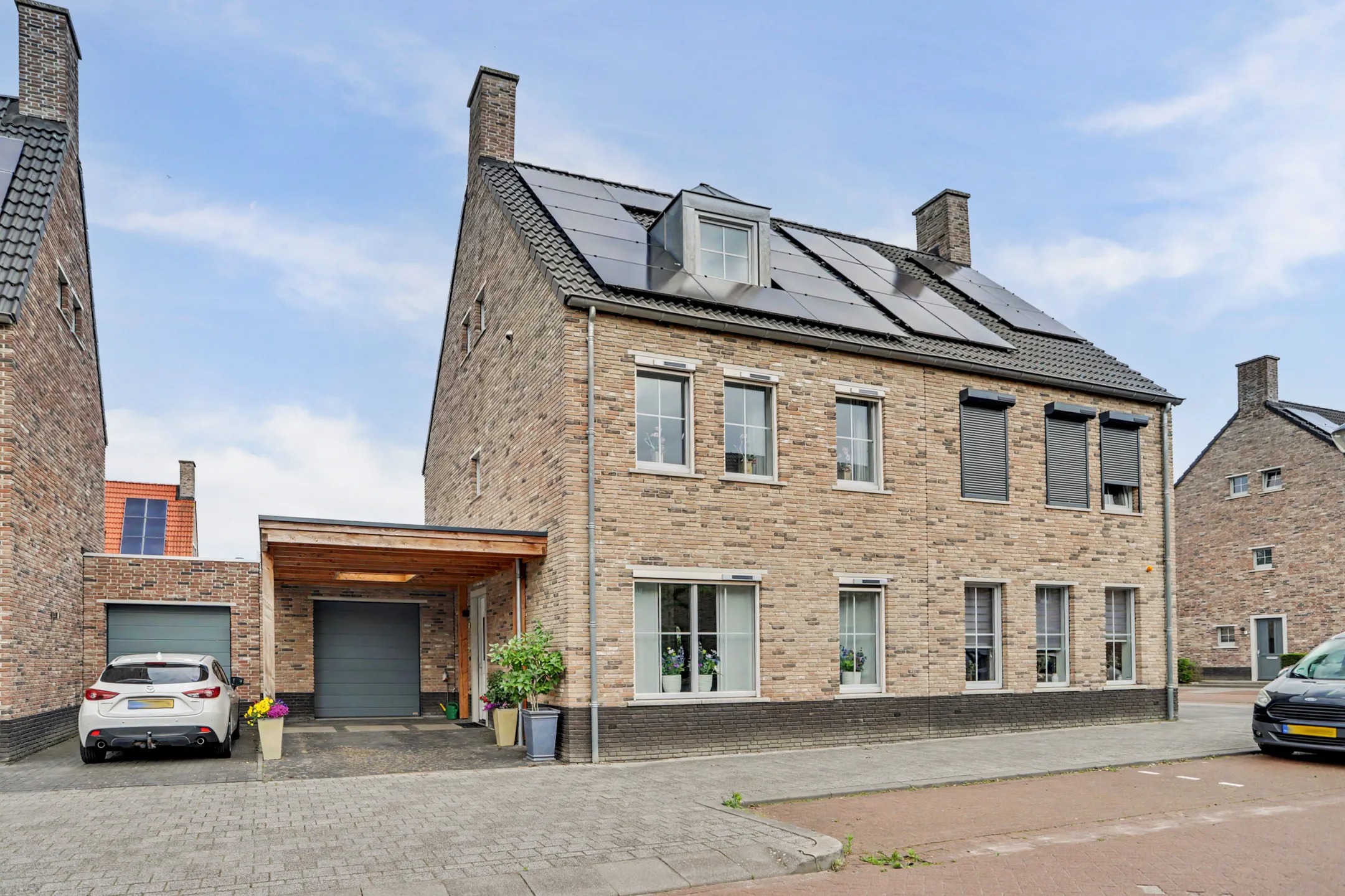 Geschakelde 2-onder-1-kapwoning Limfalaan 3 in Baarle-Nassau