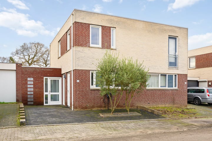 Geschakelde 2-onder-1-kapwoning Hoefstraat 49 Horn