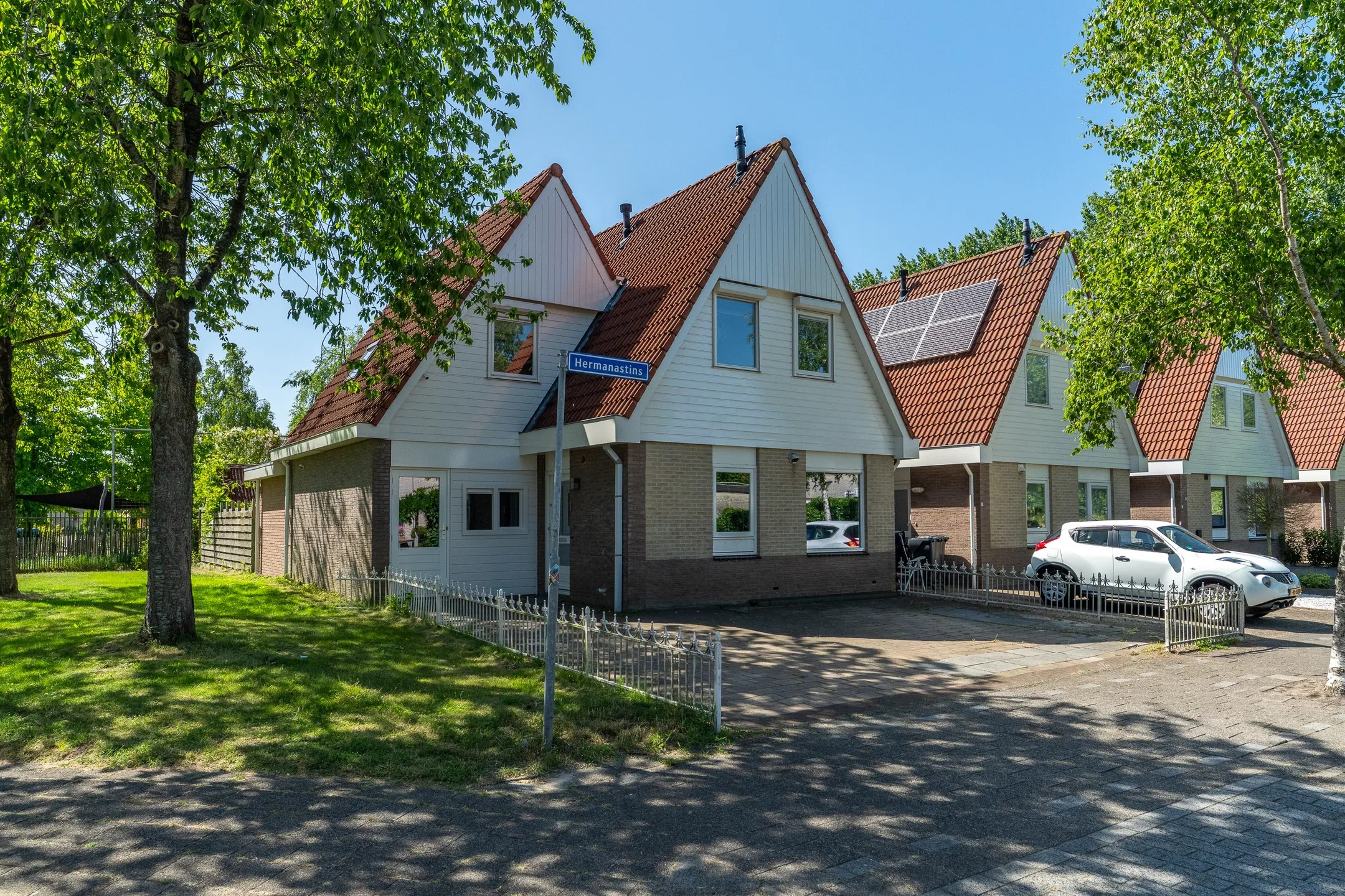Geschakelde woning Hermanastins 1 in Leeuwarden