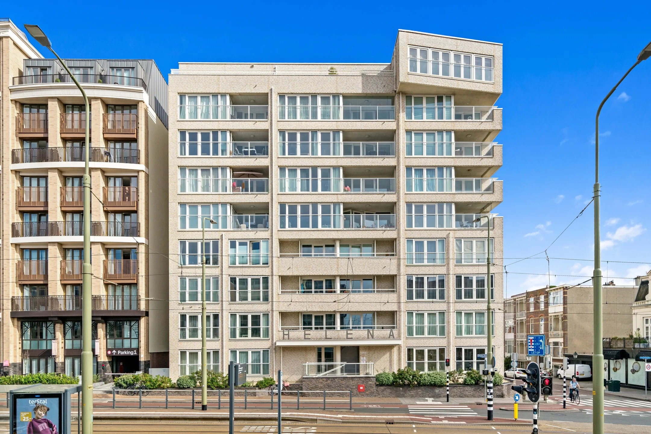 Galerijflat Gevers Deynootweg 57 R in Den Haag