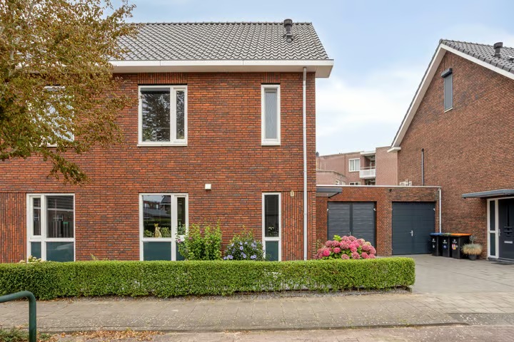 Geschakelde woning Folkertsstraat 7 in Arkel