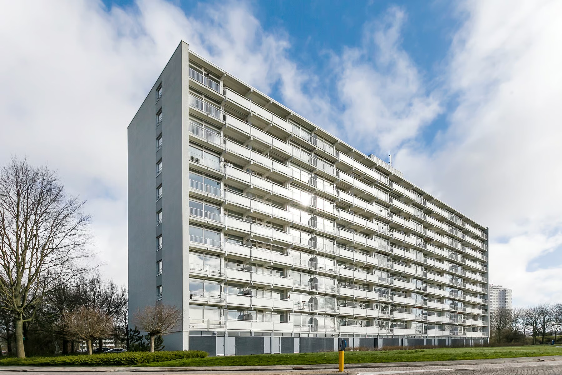 Galerijflat van Harinxmaplein 142 in Leeuwarden