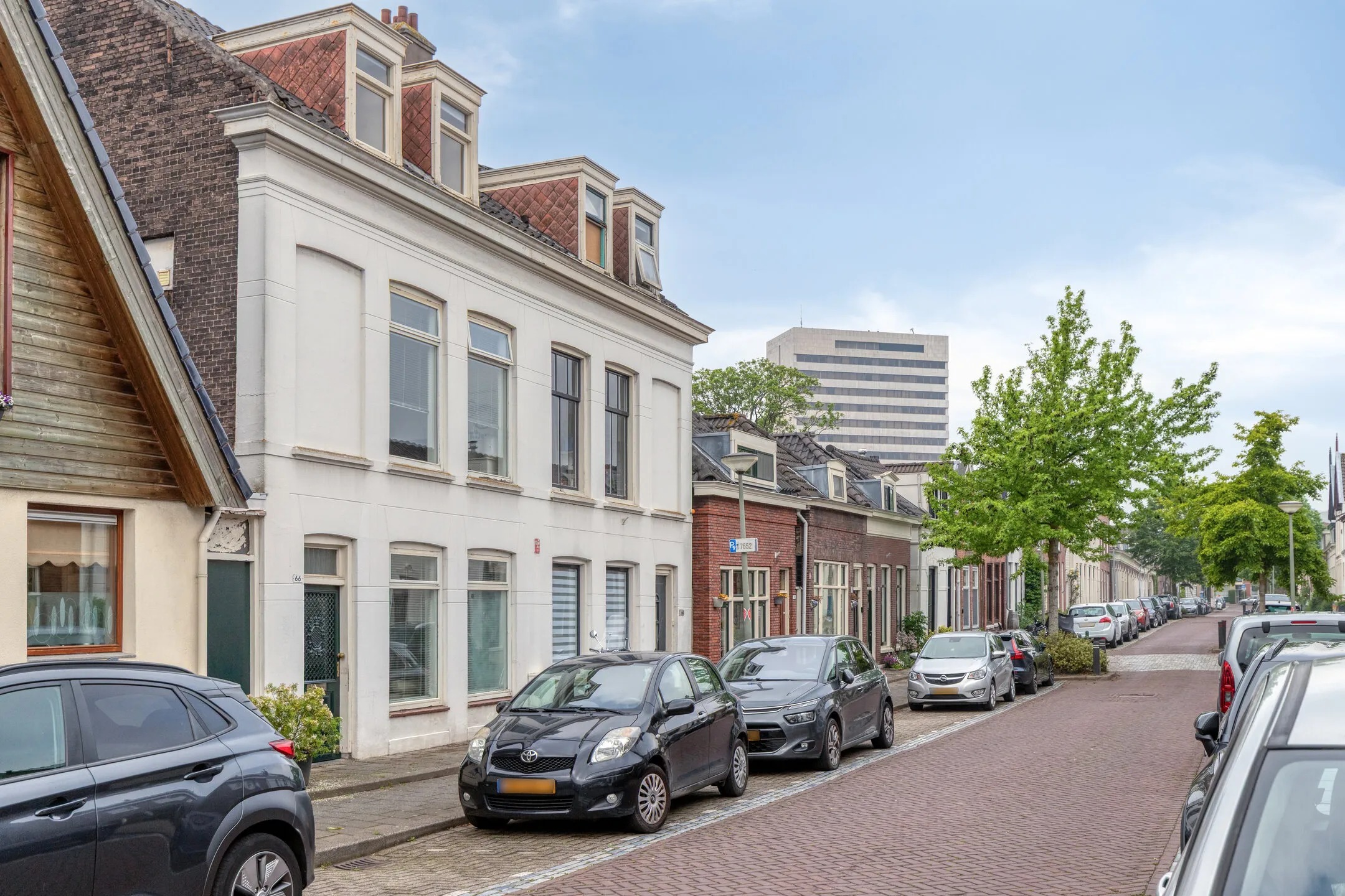 Geschakelde 2-onder-1-kapwoning Oostsingel 66 in Schiedam