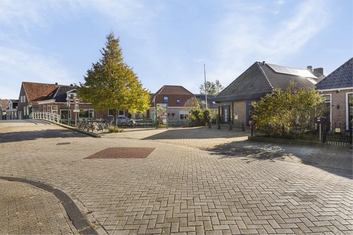 Eengezinswoning, vrijstaande woning Kerkplein 1 in Witmarsum
