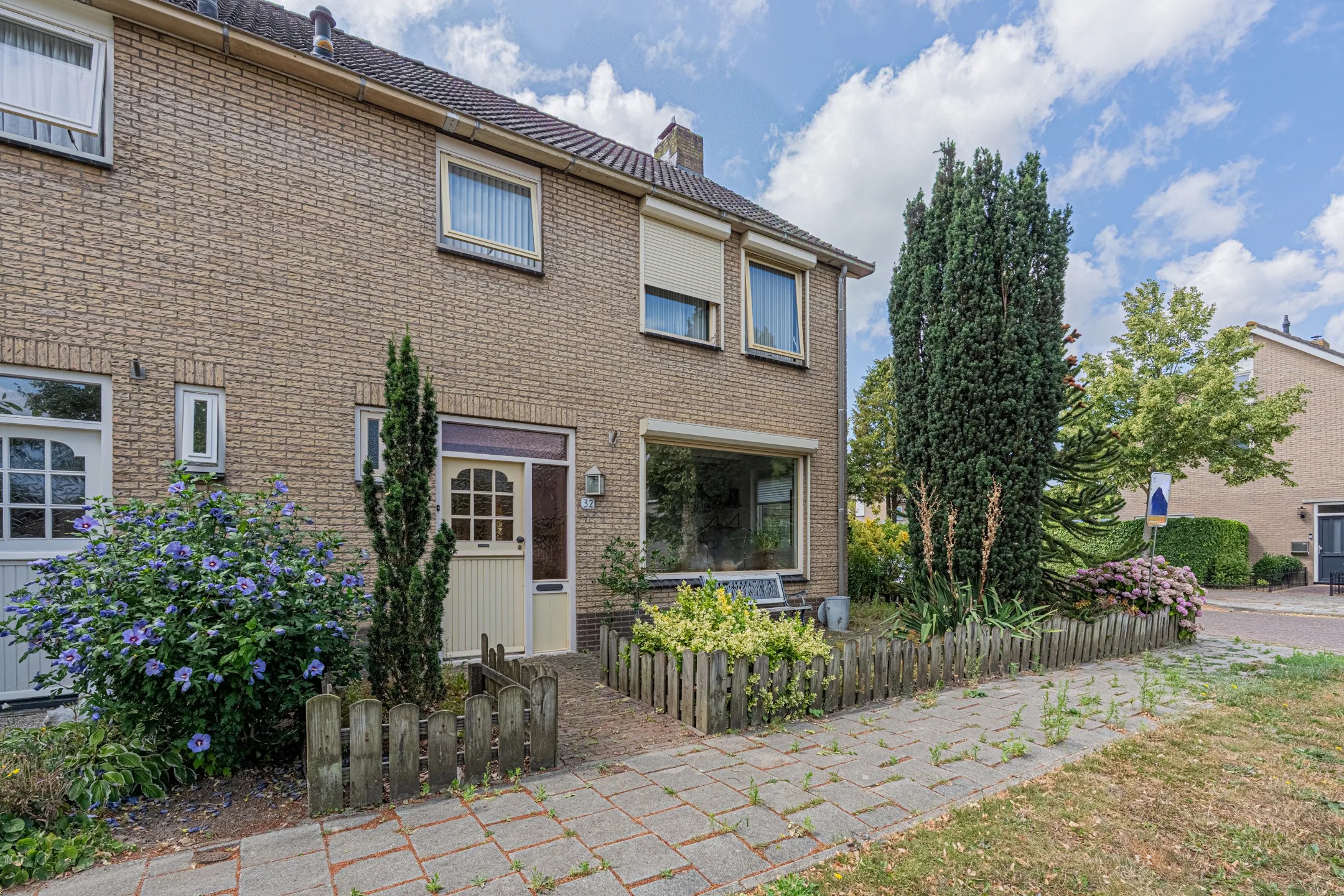 2-onder-1-kapwoning Veersemeerstraat 32 in Lewedorp