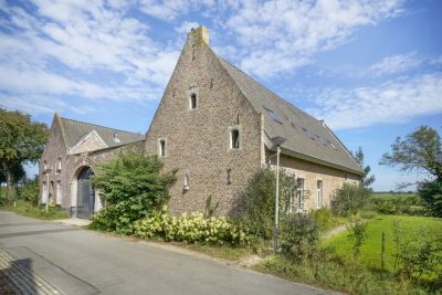 Woonboerderij, vrijstaande woning van Akenweg 96 in Maastricht