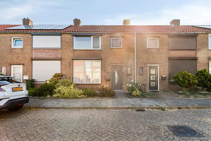 Tussenwoning van Cantfortstraat 28 in Terneuzen