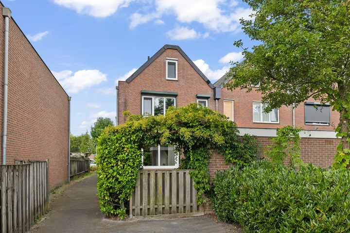 Hoekwoning Otwardplaats 8 in Hoevelaken