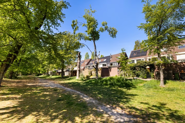 Hoekwoning Bachlaan 13 in Zeist