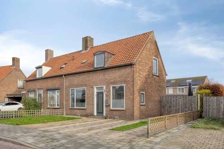 2-onder-1-kapwoning Rooseveltweg 37 in Hulst