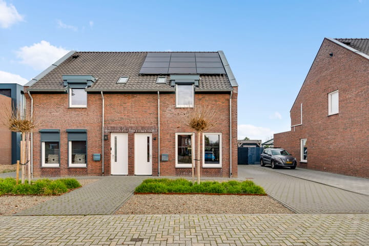 2-onder-1-kapwoning Molenweg 15 in Buggenum
