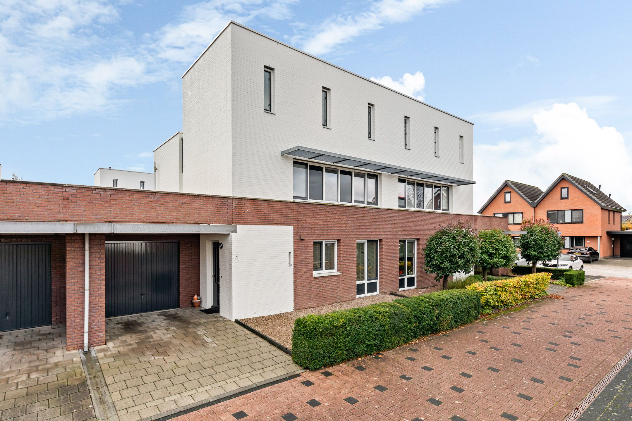 Geschakelde 2-onder-1-kapwoning Baarsstraat 4 in Hengelo