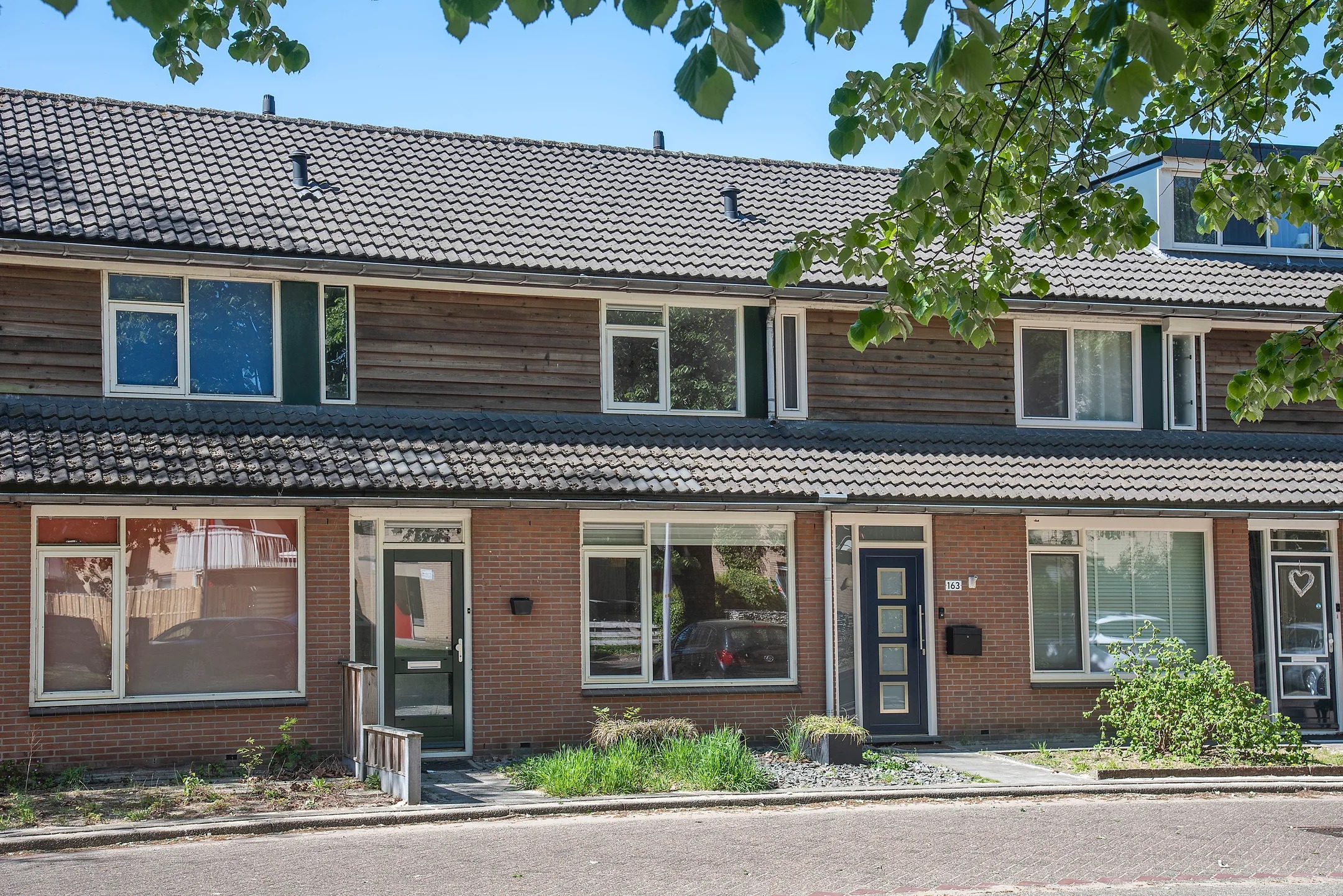 Tussenwoning Rob de Vriesstraat 161 in Hengelo