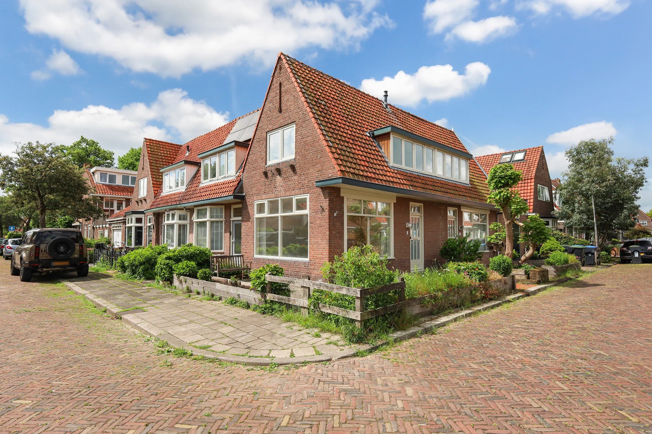 Hoekwoning Anton Mauvestraat 1 in Leeuwarden