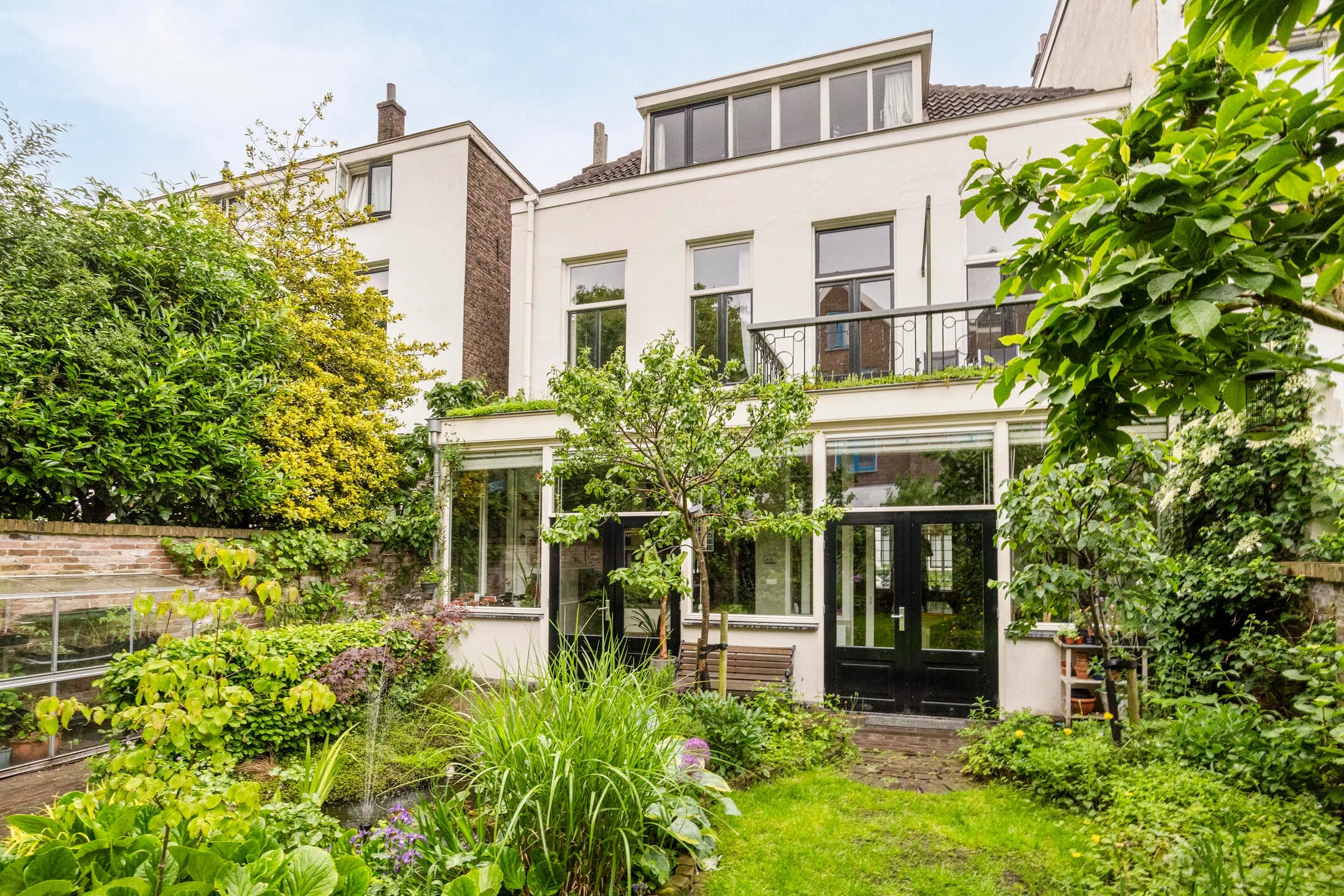 Hoekwoning Kastanjelaan 12 in Arnhem