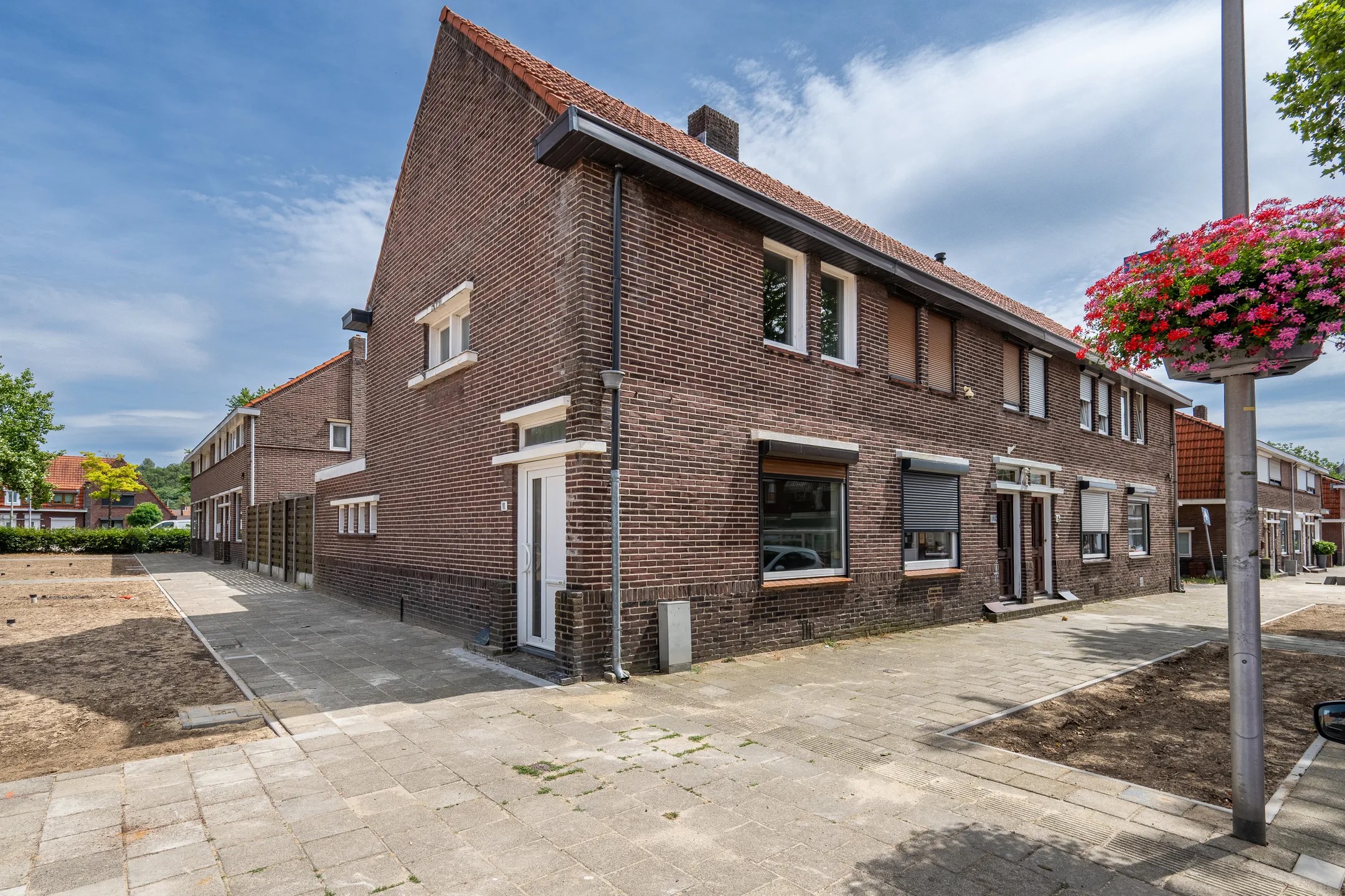 Hoekwoning Hertstraat 11 in Heerlen
