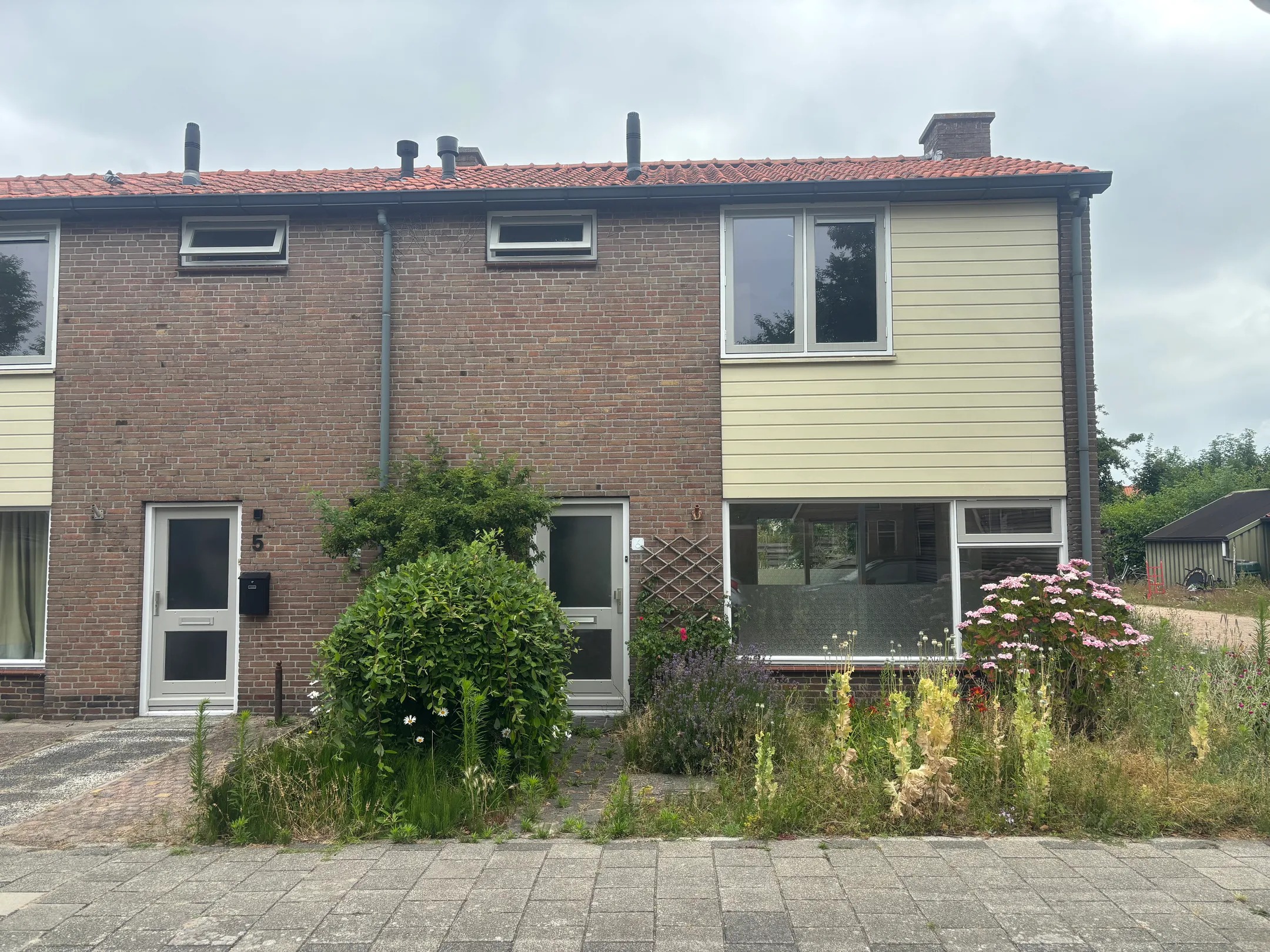 Hoekwoning C. de Leeuwstraat 6 in 't Zand