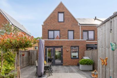 Eengezinswoning, hoekwoning Wijnruitstraat 25 in Groningen