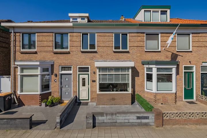 Tussenwoning De Lumeystraat 22 in IJmuiden