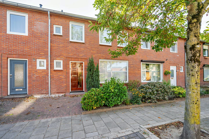 Eengezinswoning, tussenwoning Schuttekampstraat 6 in Belfeld