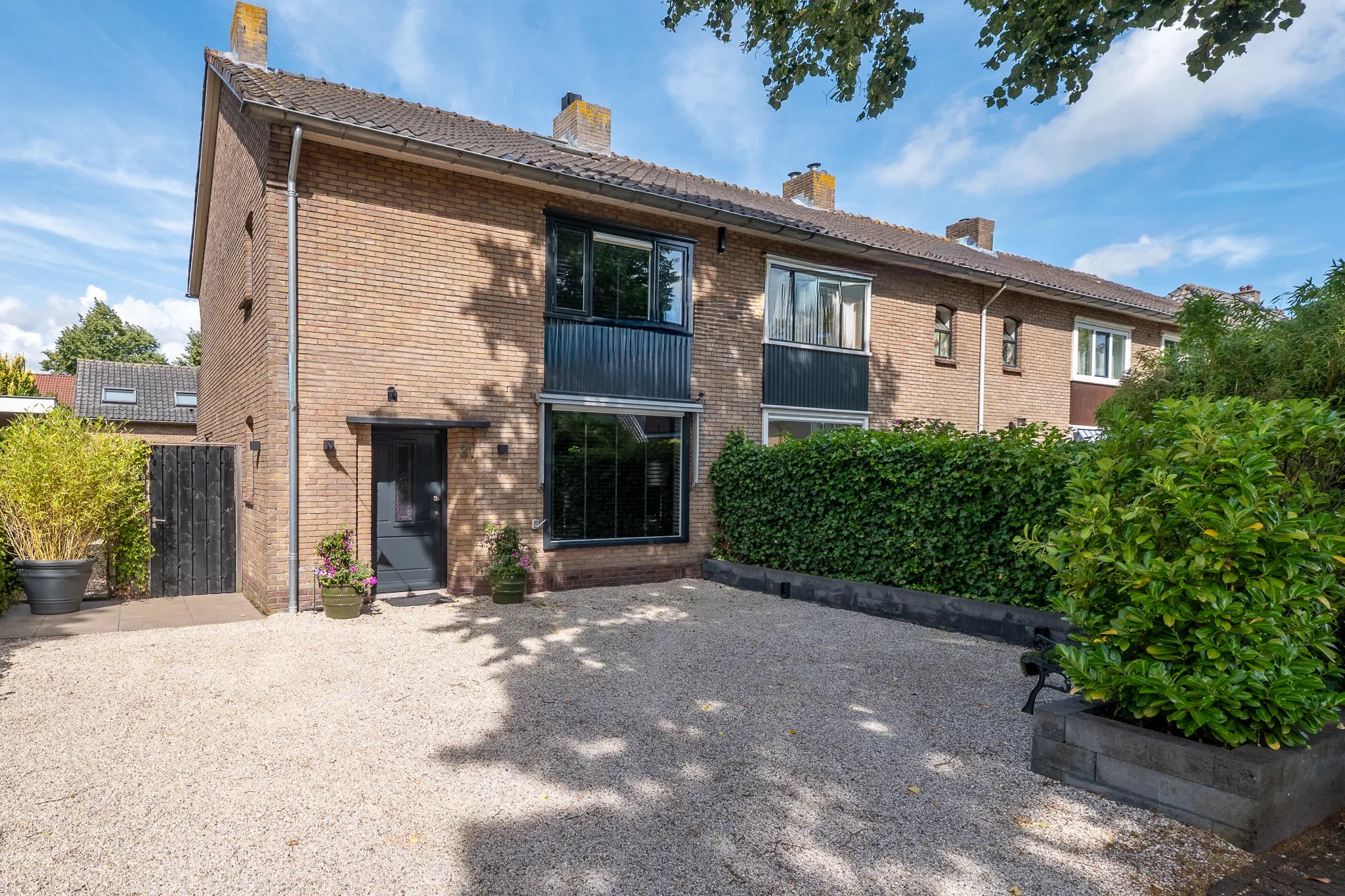 Hoekwoning De Ruyterstraat 31 in Huizen