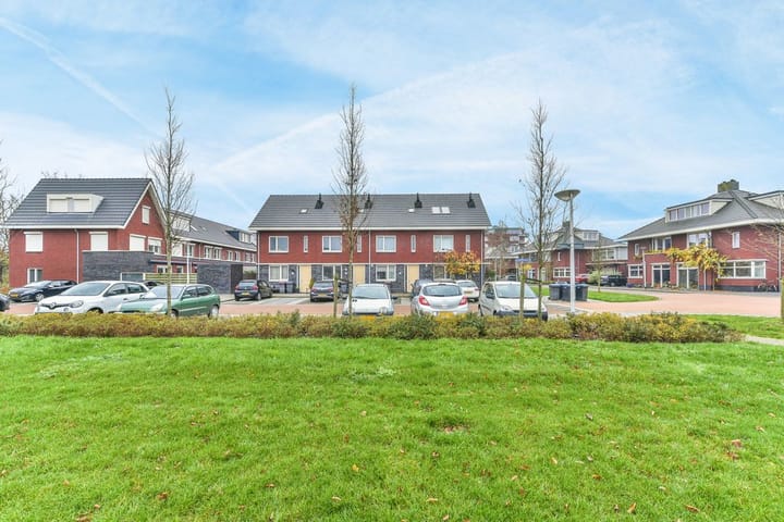 Tussenwoning (hofjeswoning) Cartografielaan 126 in Uithoorn