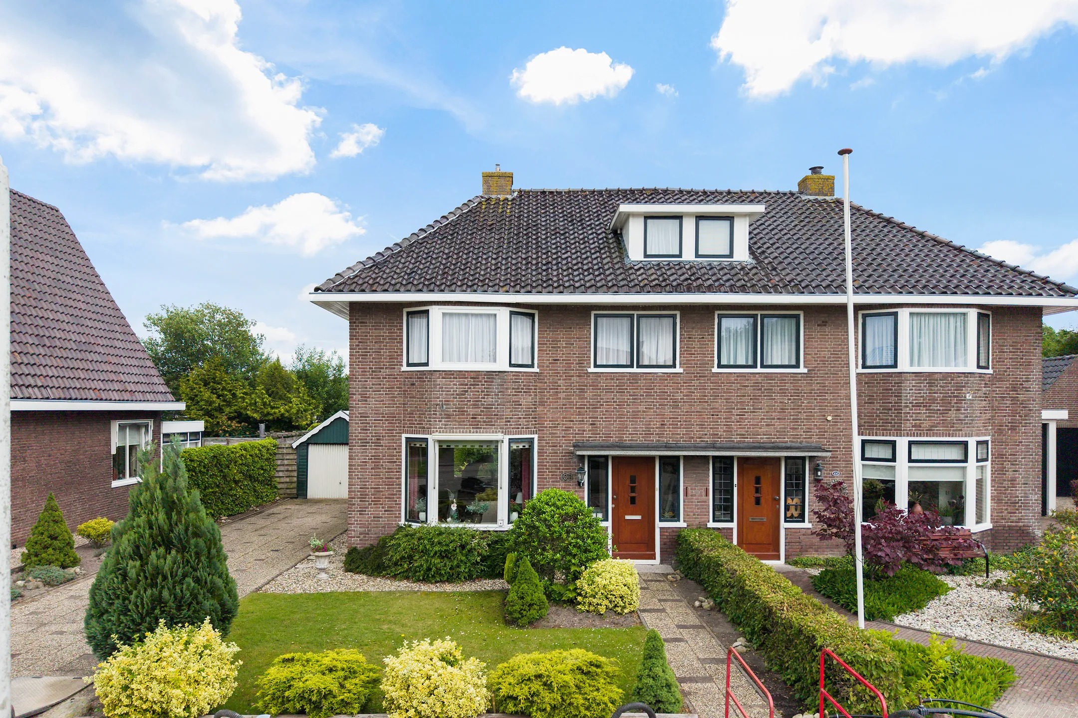 2-onder-1-kapwoning Woudweg 103 in Dokkum